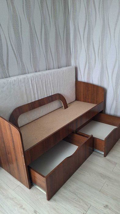 Дитяче ліжко з матрацом