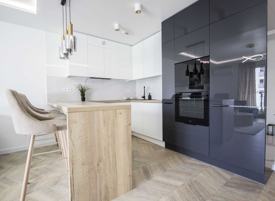 Komfortowe 60 m² z balkonem, parkingiem i klimatyzacją / Centrum