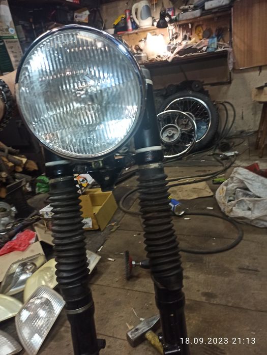 Вилка Ява 638,в зборе с фарой