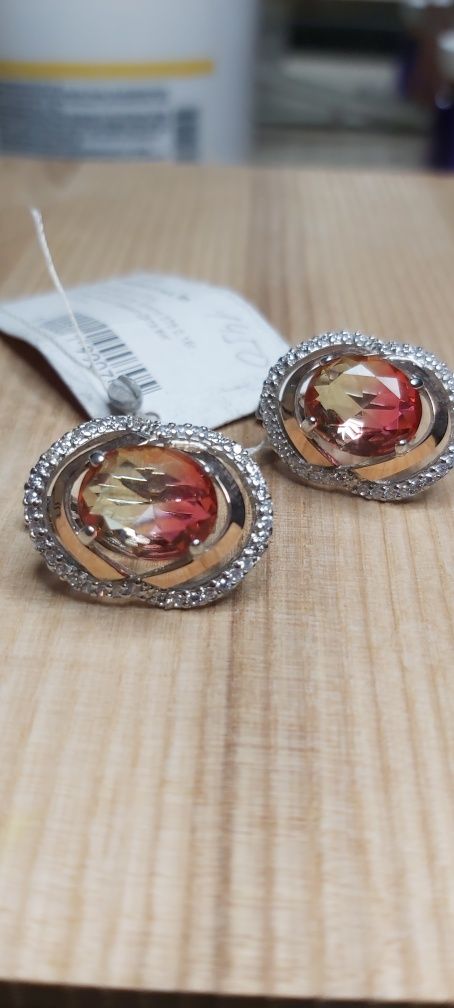 Продам  роскошный  серебрянный  набор с золотыми  накладками  и фианит
