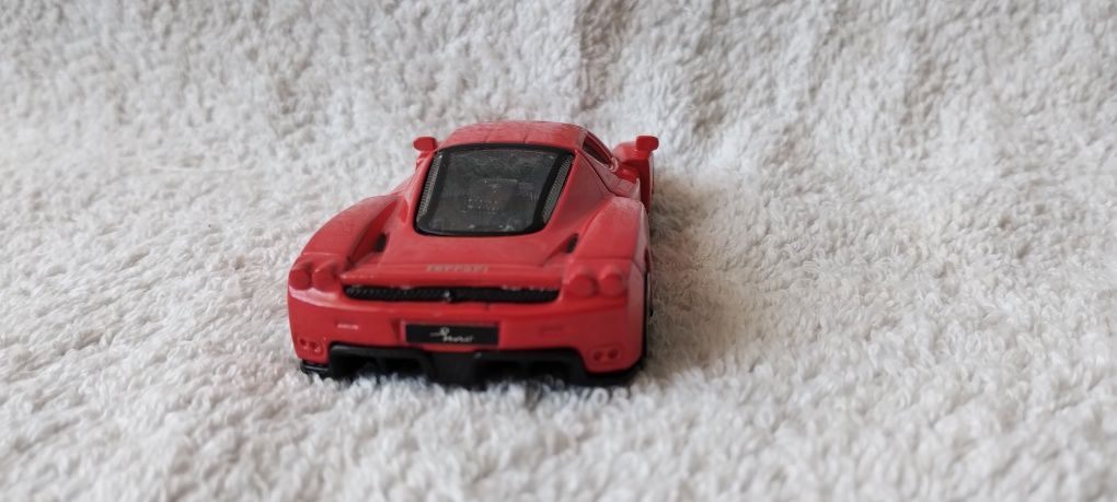 Bburago Ferrari enzo 1/43