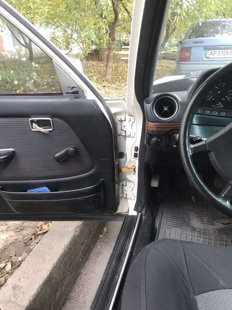 Продам мерседес W123