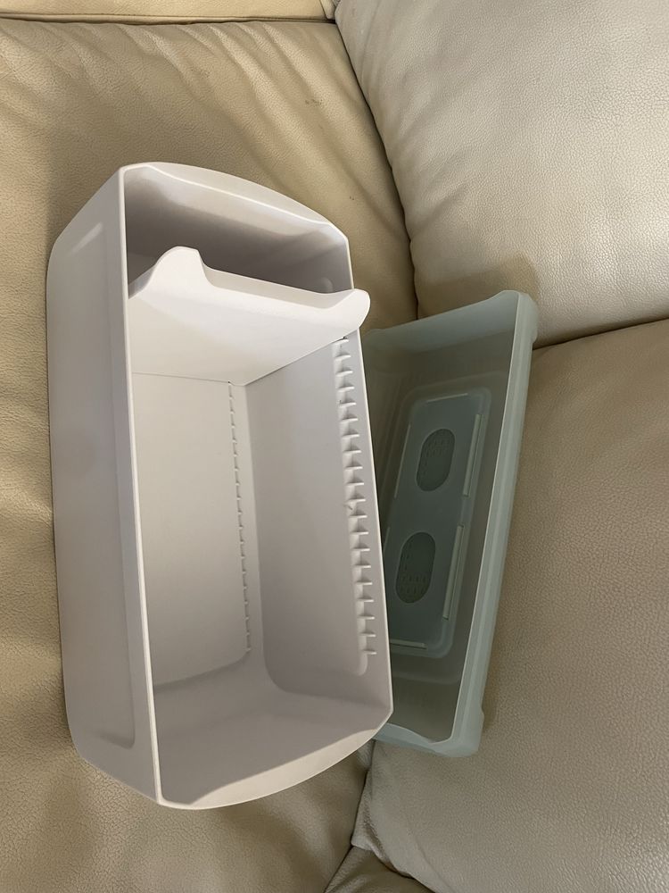Pojemnik chlebak Tupperware A143 Junior jak nowy