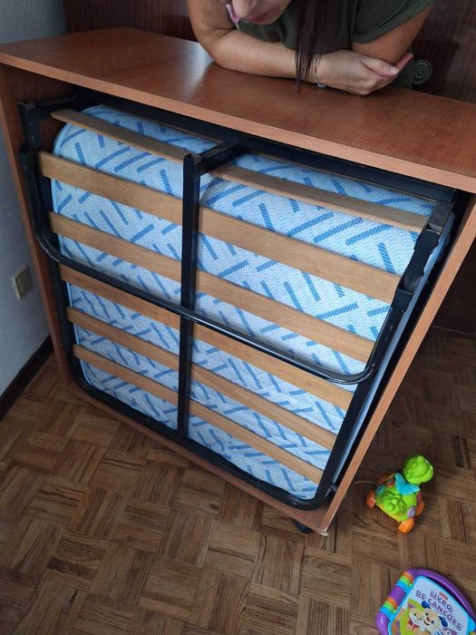 Móvel com cama embutida
