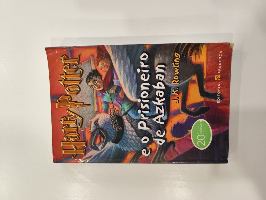 Livro "Harry Potter e o Prisioneiro de Azkaban"