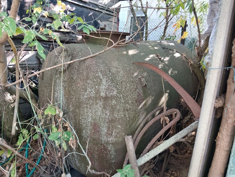 Продаж ця бочка на 1.8 т.