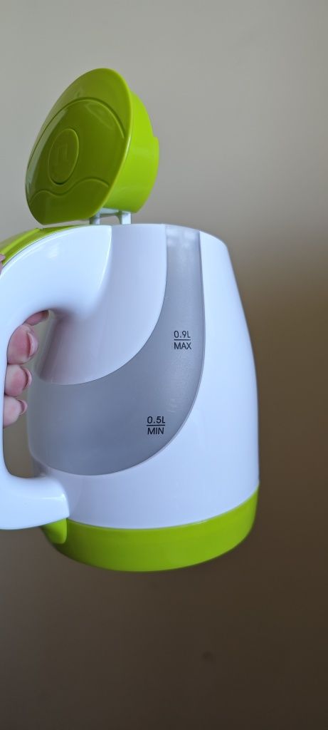 Czajnik Eldom o pojemności 0,9 l. Moc czajnika: 1200 W