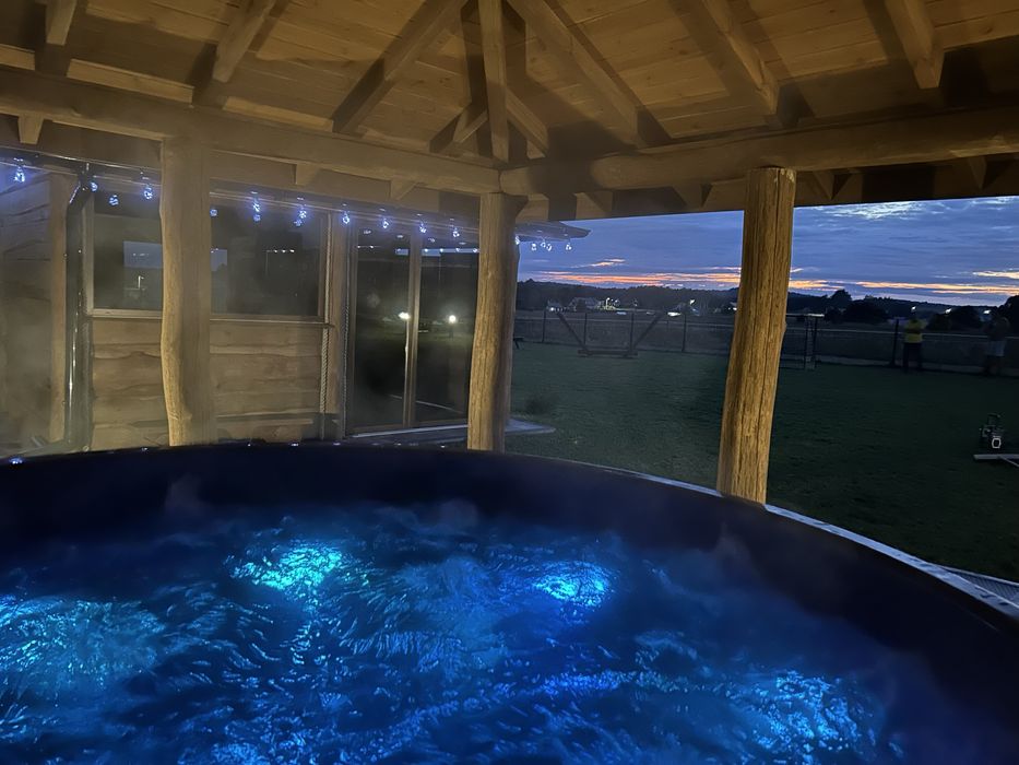 Jesień!BOŻE NARODZENIE! Jacuzzi zadaszone Altana Domek pod lasem 8 os.