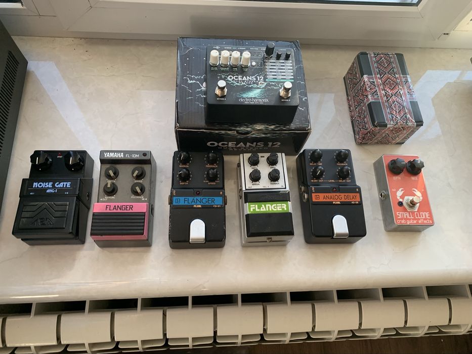 Педали эффектов для электрогитары, синтезатора