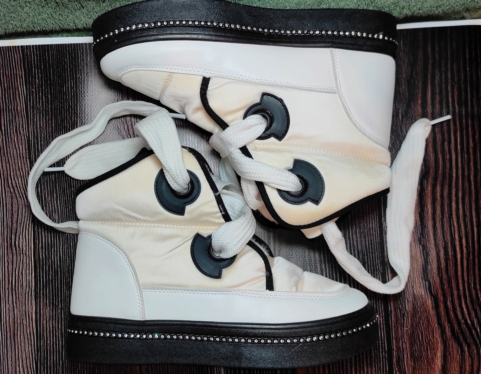 Ботинки демисезон белые 37-38 , обувь
