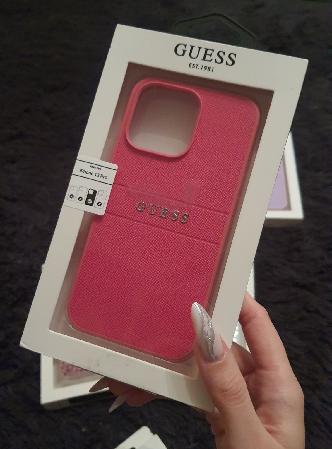 Розовый чехол GUESS на 13 IPhone Pro