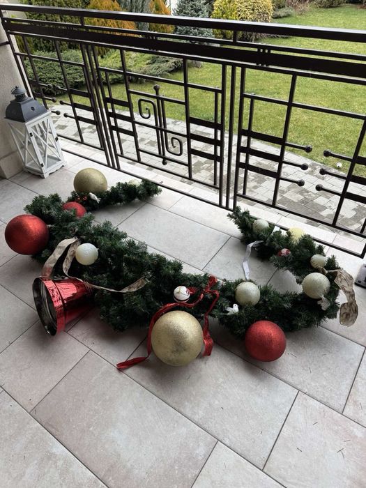 Новоррічні прикраси, ялинка, гірлянди, новорічний декор