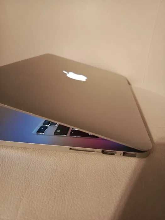 MacBook Pro , i5 2,6 Ghr ,  16 ram 256 GB Retina