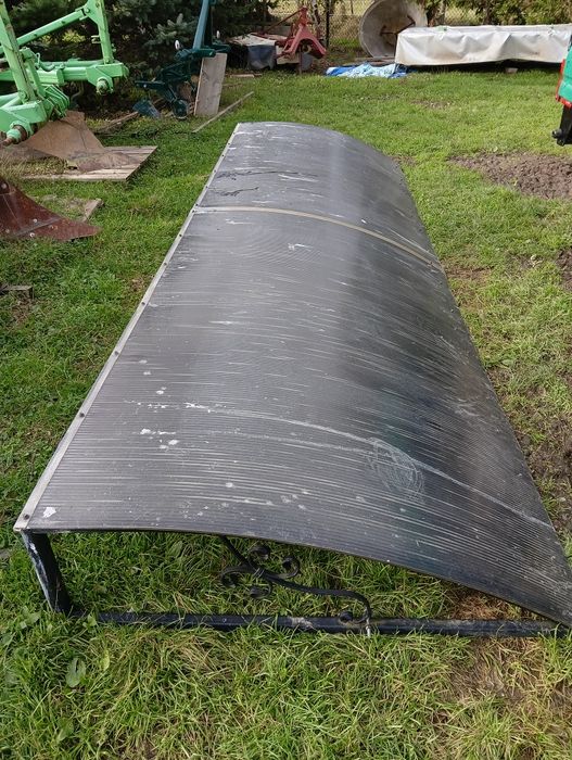 Zadaszenie nad drzwi lub balkon