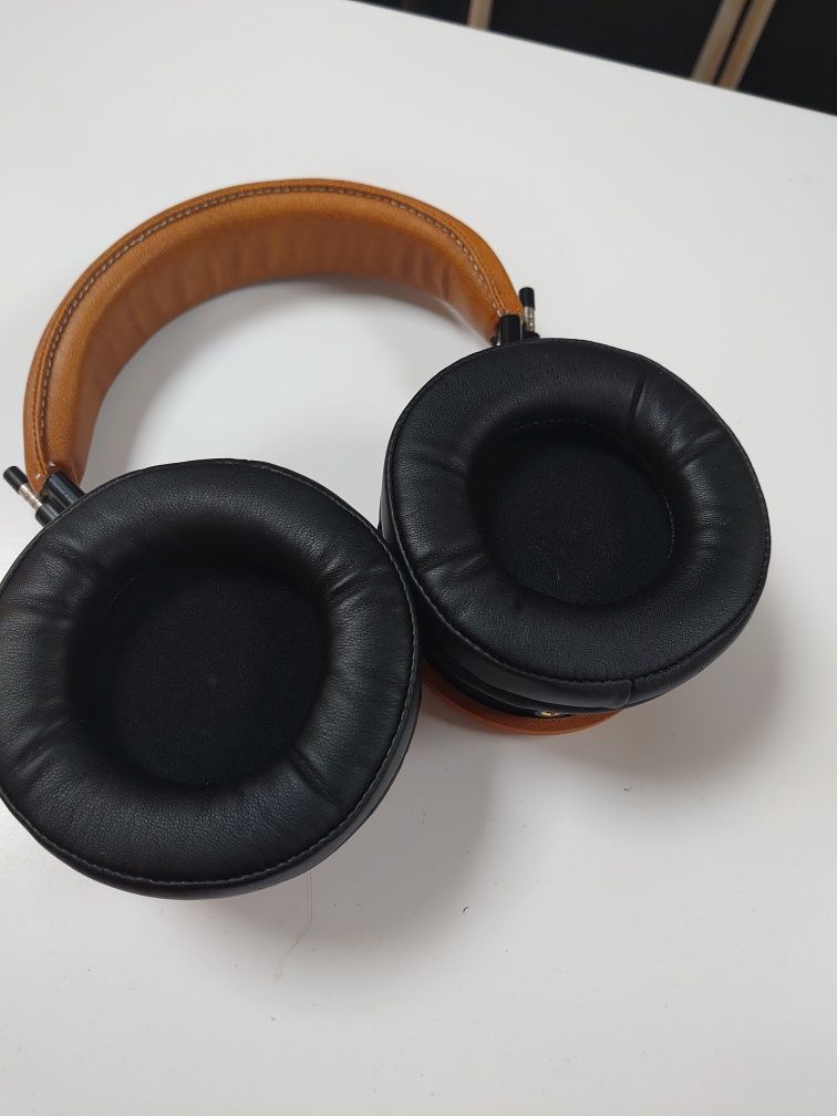 Двухполосные Hi-End наушники от Sound Reality. Серия universal maxi.