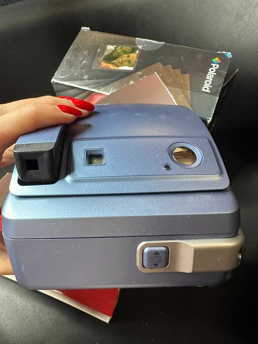 Рідкісний фотоапарат миттєвої зйомки  Polaroid 600 Instant
