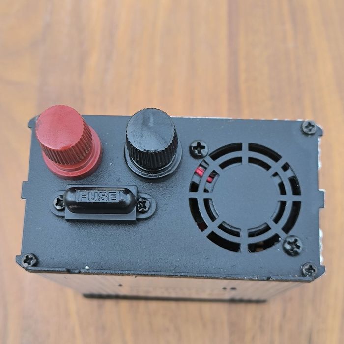 Інвертор автомобільний CARPOINT 12V/230V,