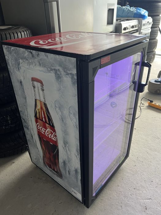 Холодильна вітрина шафа маленька Coca-Cola