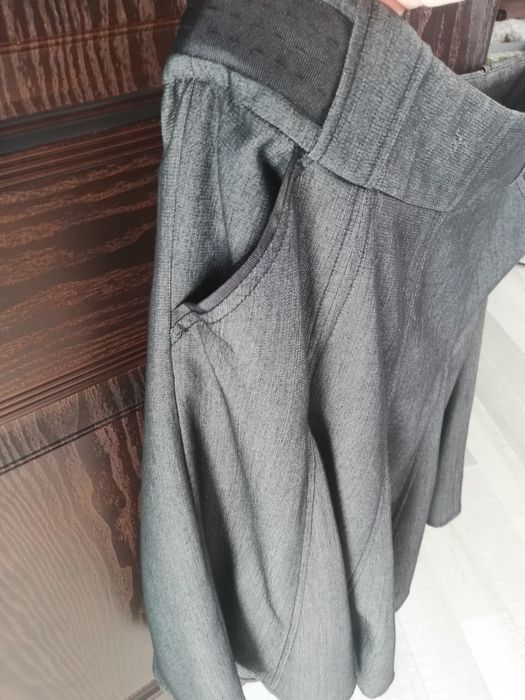 Spódnica za kolano szara Reserved