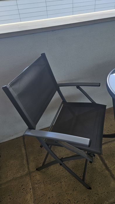 Mobiliário (mesa e cadeiras) de exterior