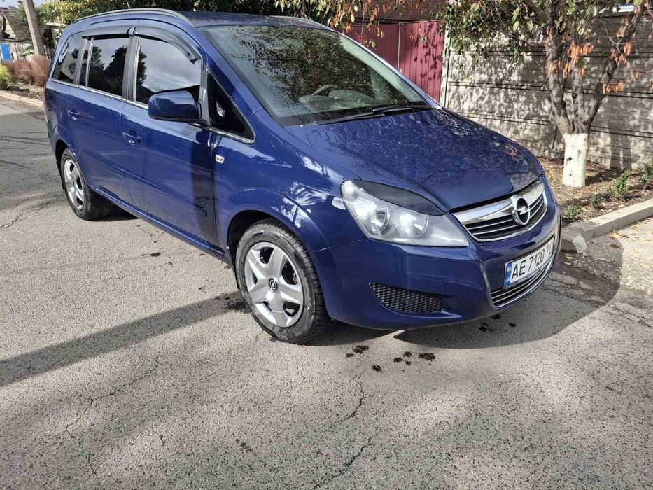 Продам Opel Zafira B