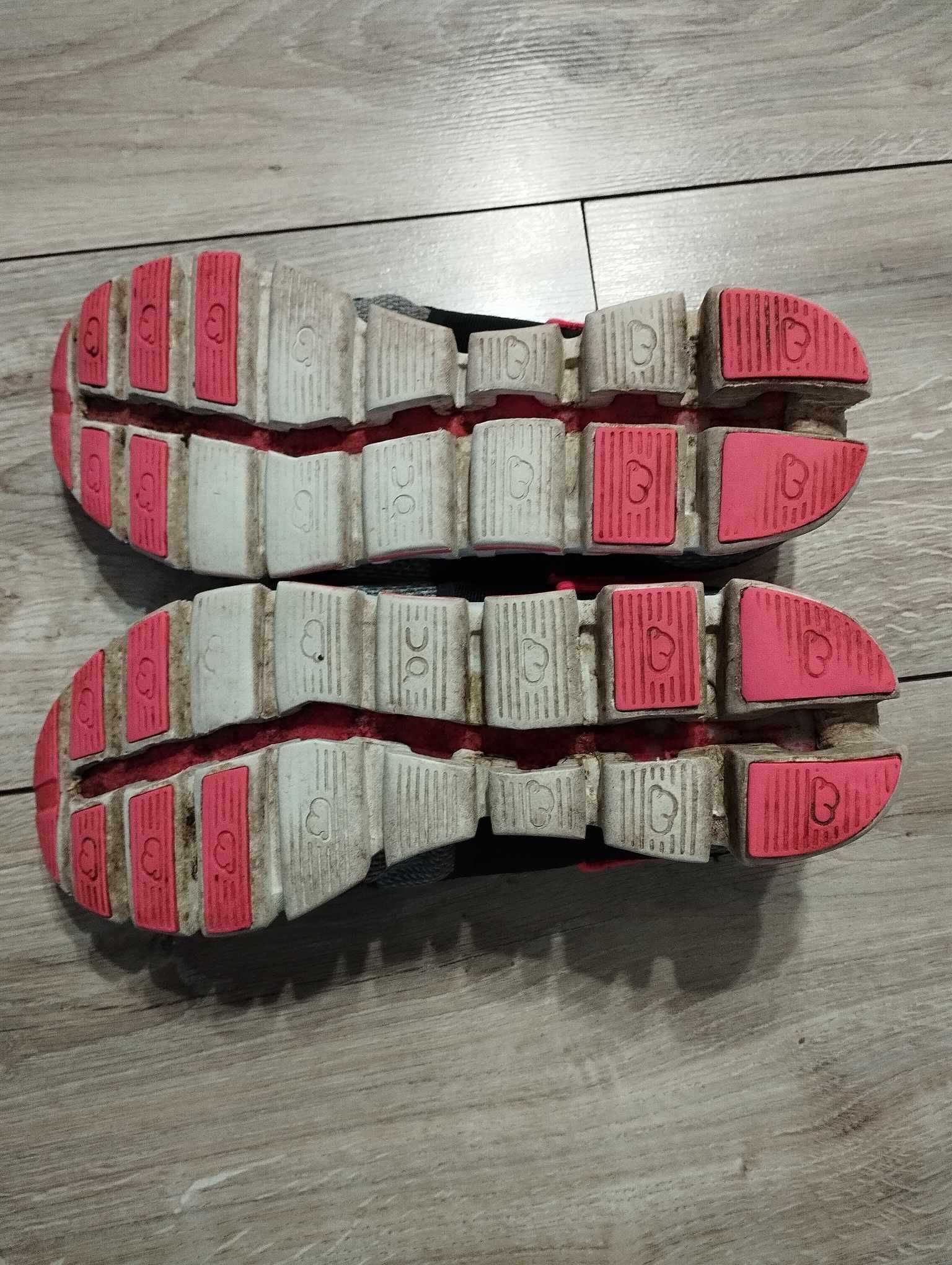 On Cloud Running Swiss Engineering buty do biegania size 40