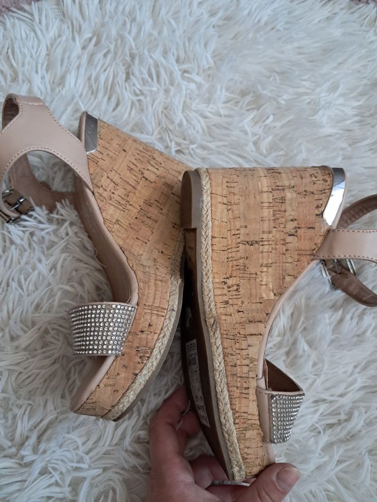 Buty na koturnie New Look z diamencikami 37
