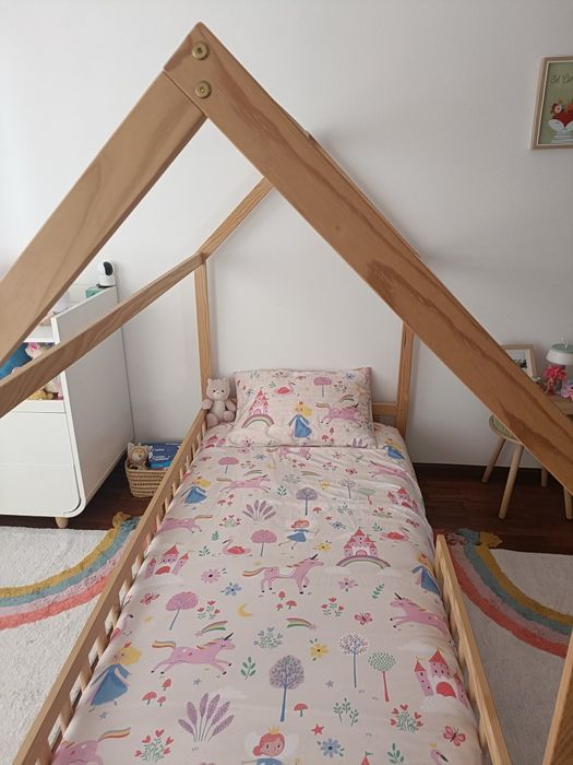 Cama Montessori em bom estado