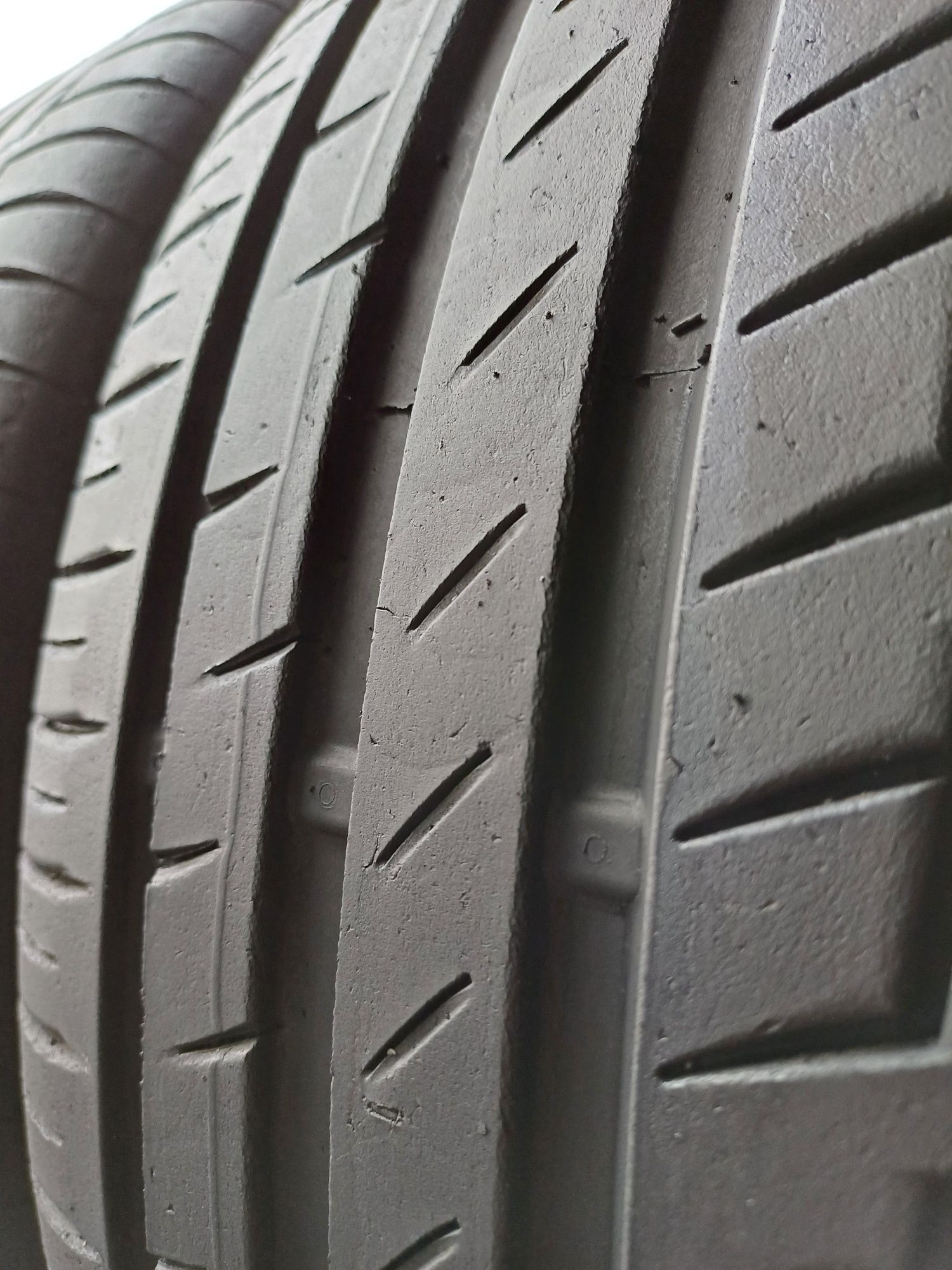 225/55/17 Sprzedam parę opon letnich Continental premiumcontact 6