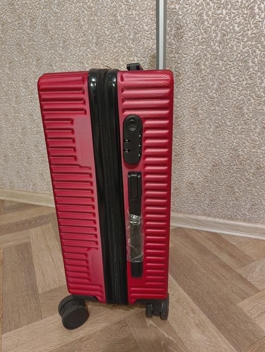 Валіза якісна 34 х22х55 з обертовими колесами ABS+PC, Німеччина