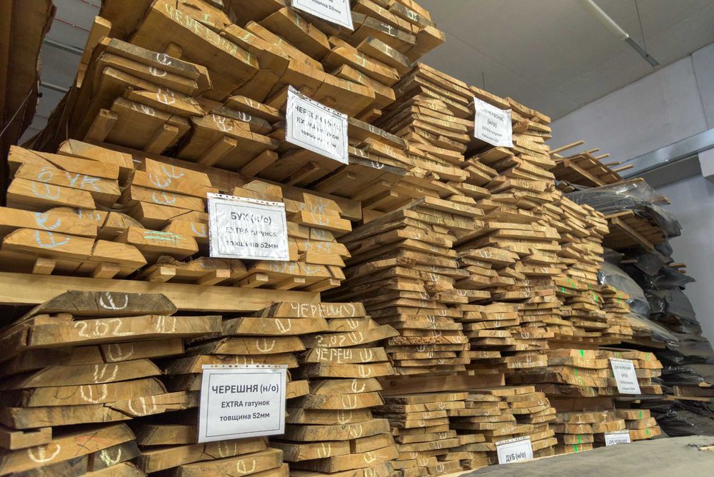 Дошка ДУБ, ЯСЕН, ГОРІХ обрізна столярна (камерна сушка 8%) 32/52 мм