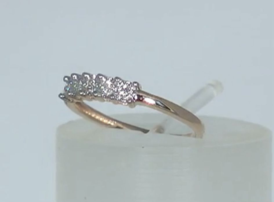 Золотое кольцо с бриллиантом 17 р. 585 проба