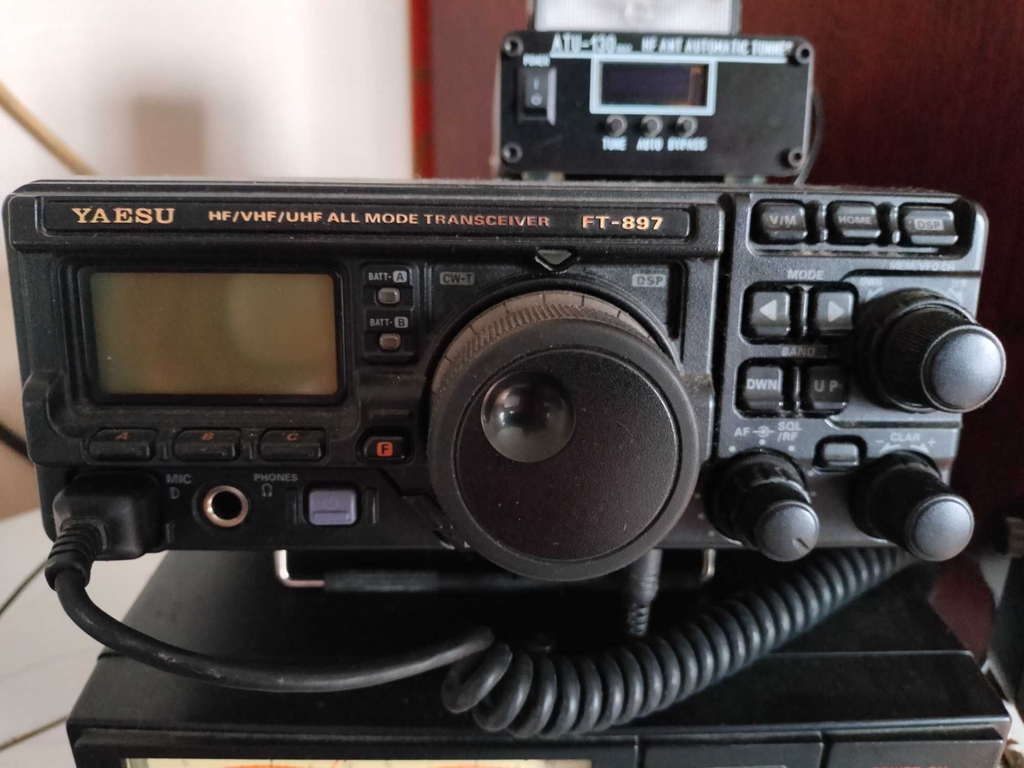 Yaesu ft 897d plus skrzynka antenowa.