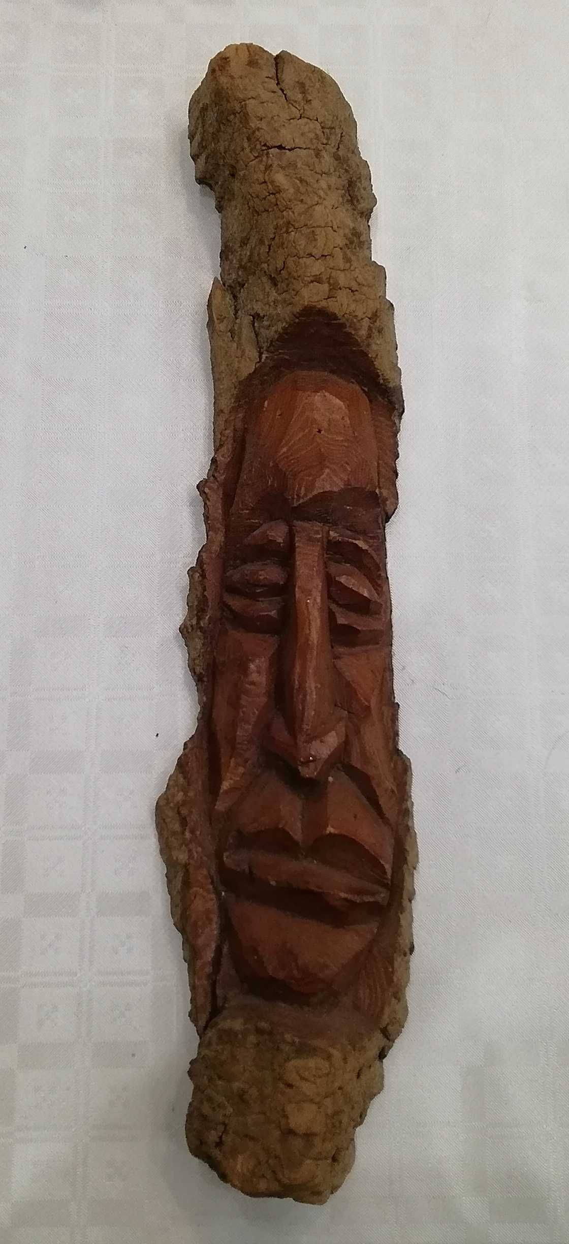 Płaskorzeźba drewniana "Twarz mężczyzny" - do powieszenia na ścianę