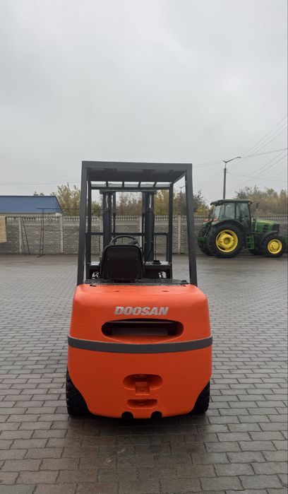 Навантажувач Doosan D30 погрузчик 2008р
