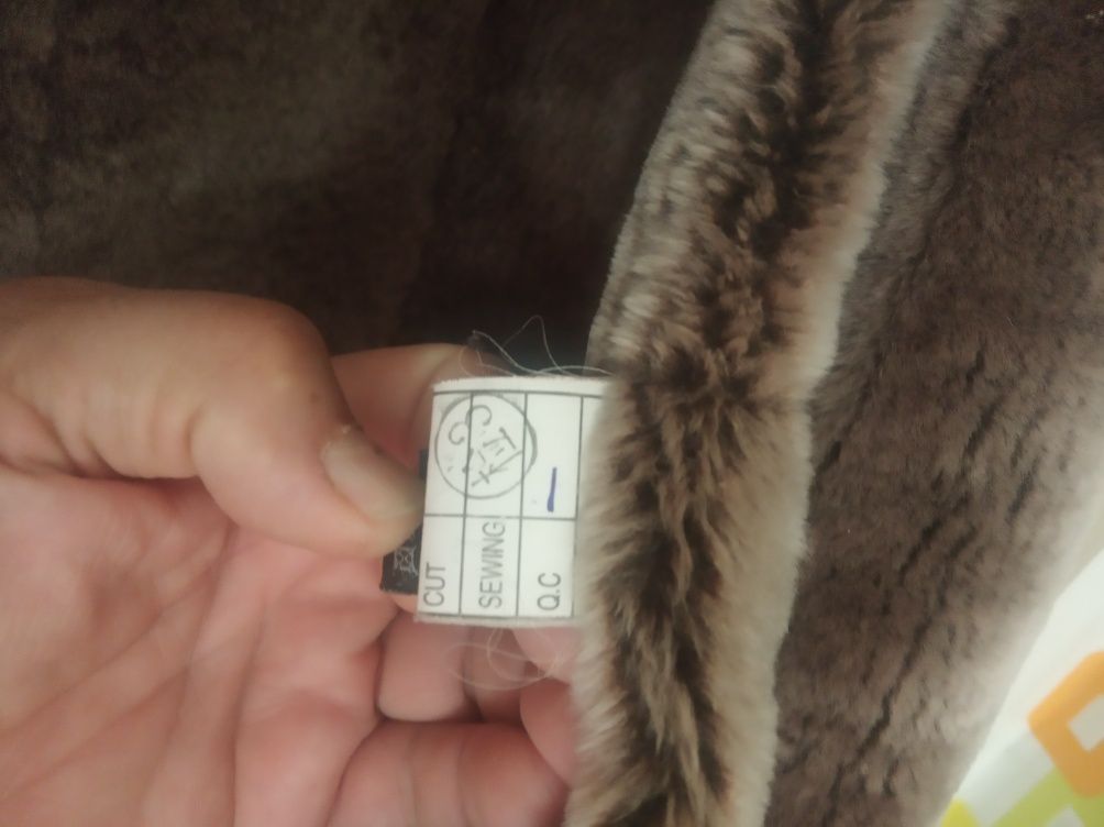 Продам шкіряне пальто жіноче.