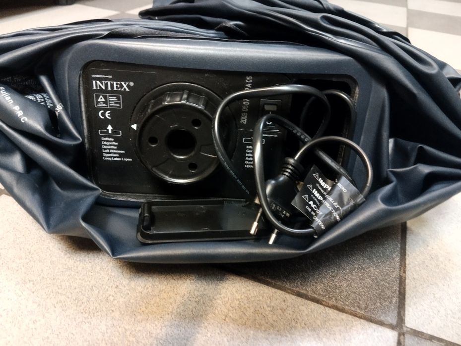 Матрас з електроклапаном.