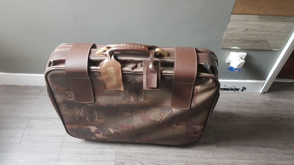 Mala de viagem como nova