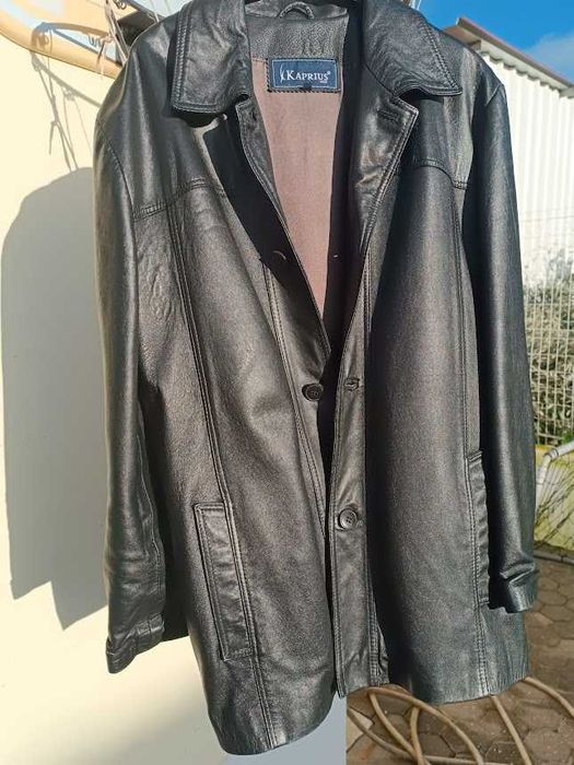 Casaco pele em bom estado