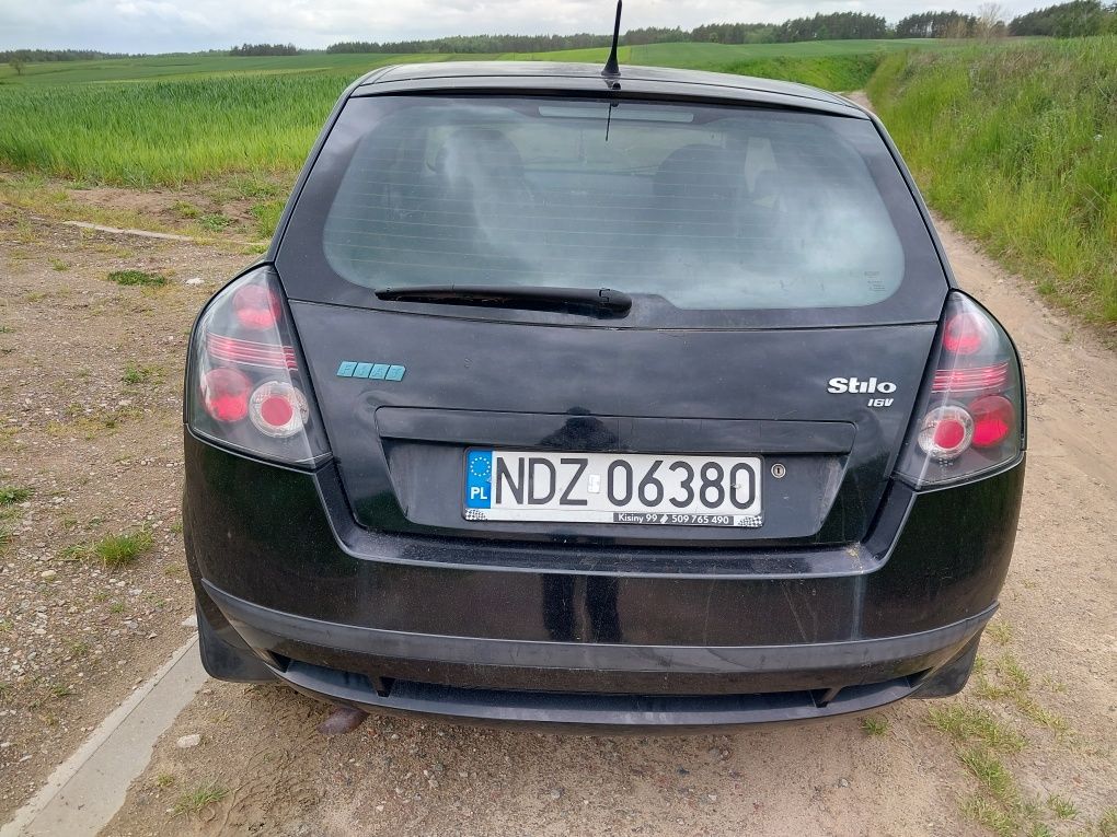 Fiat stilo 3d 1.6 16v na części maska  drzwi klapa grill kolor 601