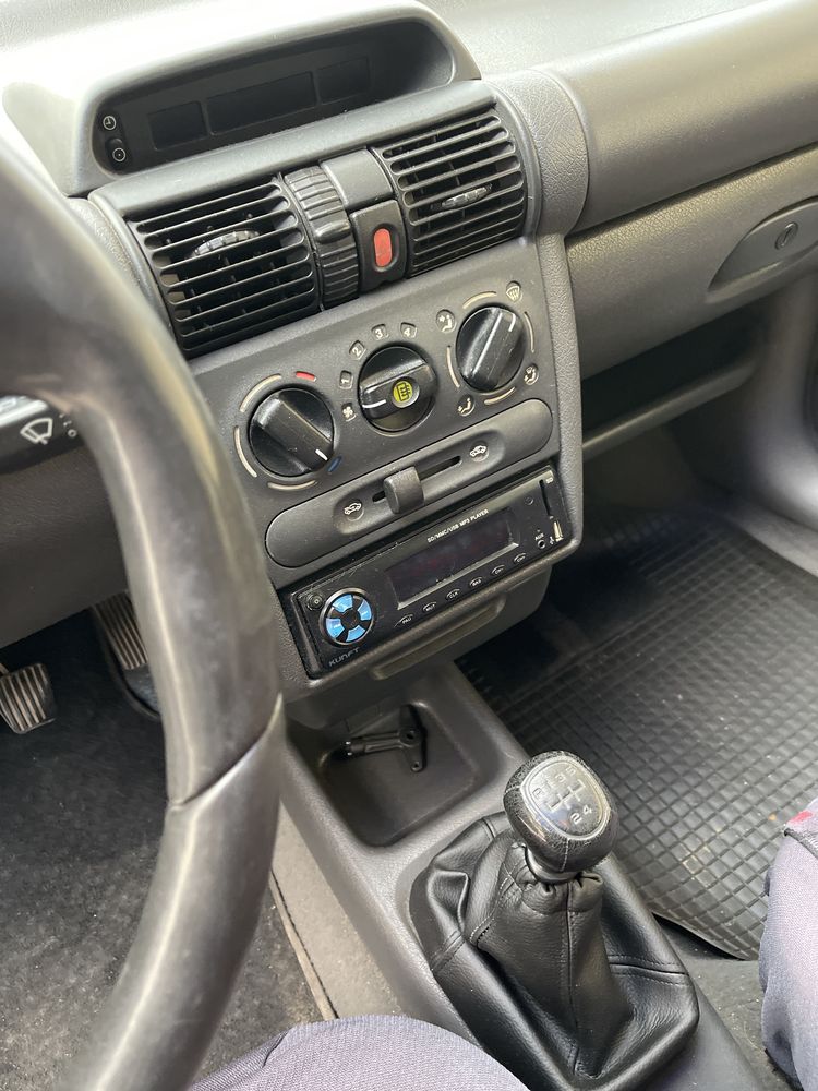 Opel Corssa B de 1994 em otimo estado com 243688