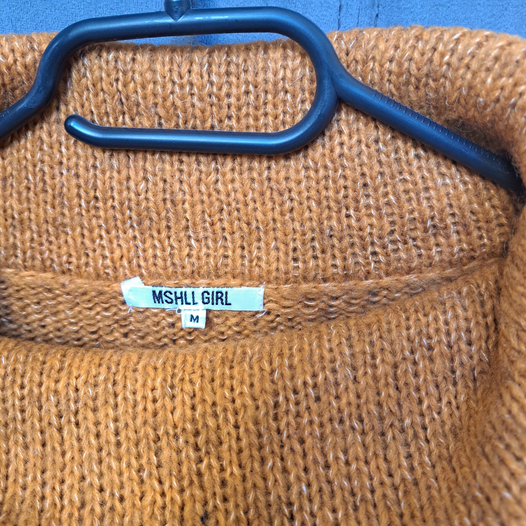 Sweter damski w kolorze miodu