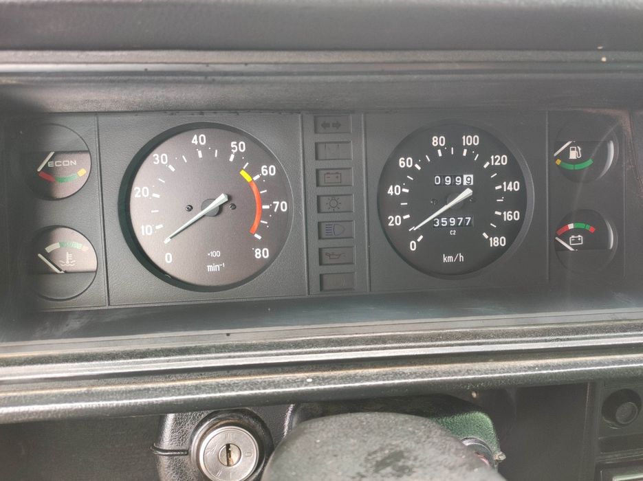 Автомобіль Лада ваз 2104