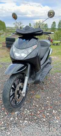 Sprzedam Piaggio Beverly 2004r. 124cm3