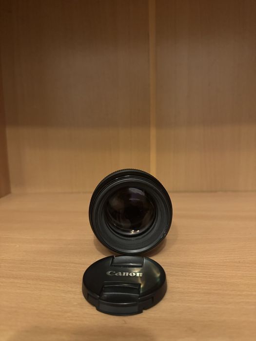 Canon EF 85mm f/1.8