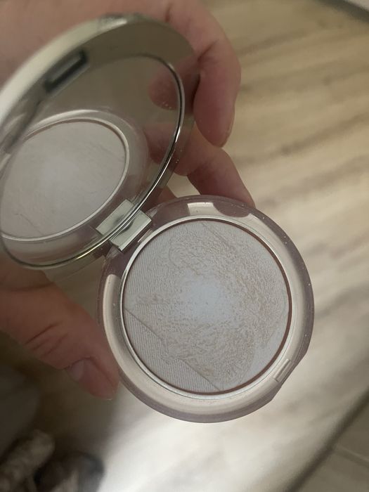 Diorskin Nude Luminizer хайлайтер.