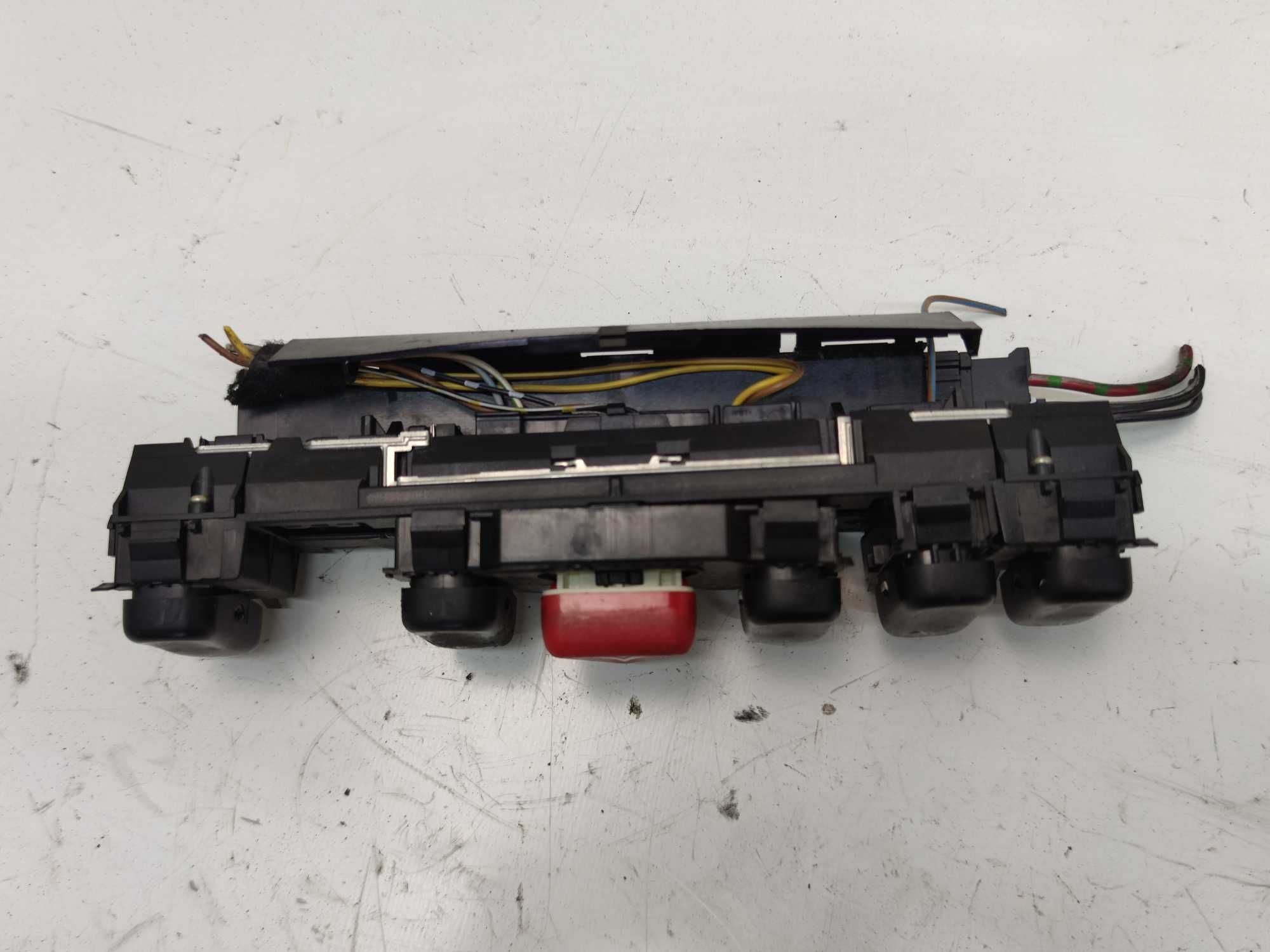 Mercedes W210 Panel Przycisków Awaryjnych Podgrzewania