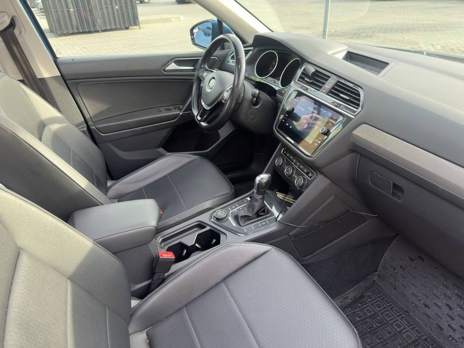 Продаж авто Volkswagen Tiguan 2.0 бензин