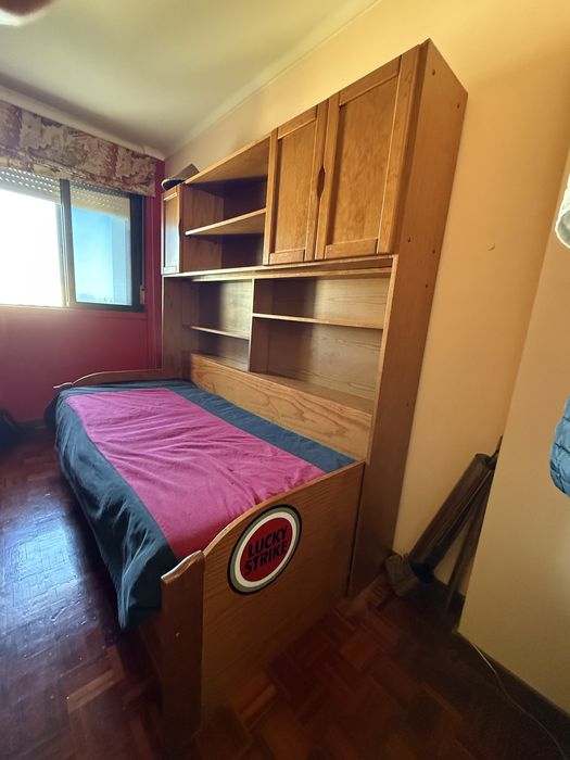 CAMA TIPO ESTÚDIO com colchão e roupeiro