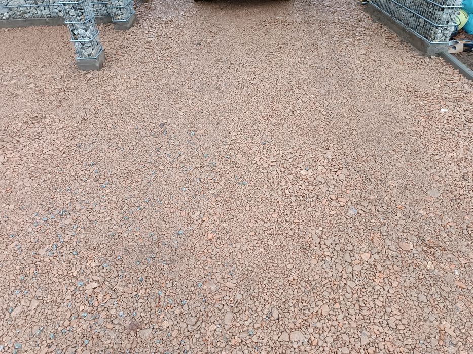 Kruszywo betonowo- ceglane/ gruz/ tłuczeń/ piasek/ ziemia